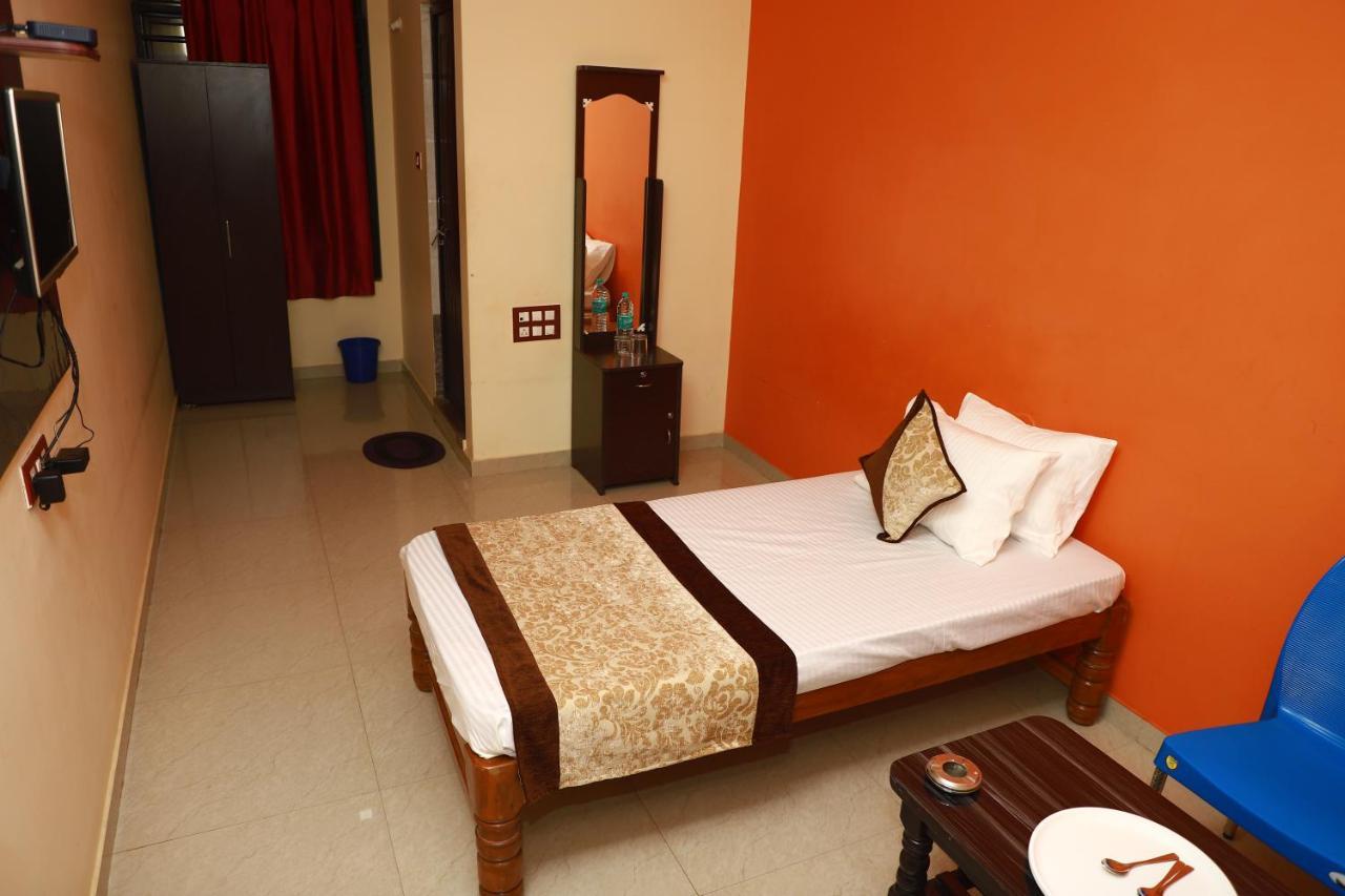 Hotel Megha Residency Haveri Exterior foto